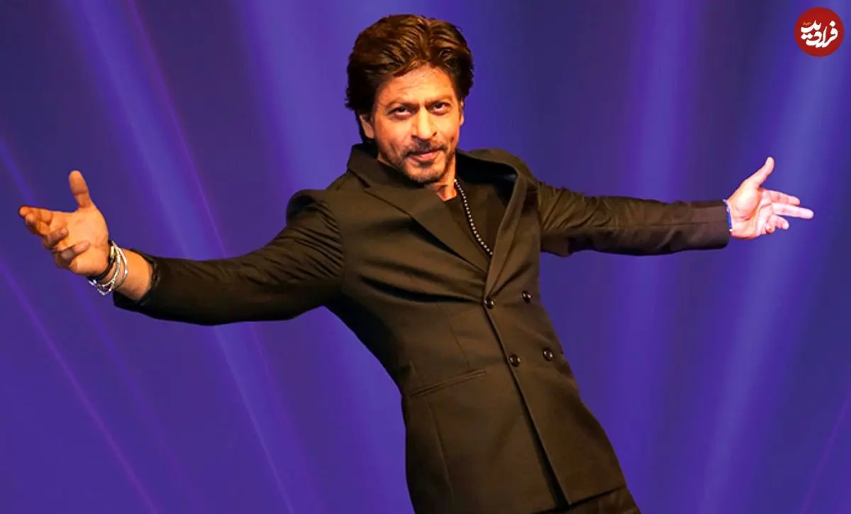 عکس| سفر در زمان؛ «شاهرخ خان» در 41 سالگی سوار بر کالسکه در دهلی نو؛ سال 1385