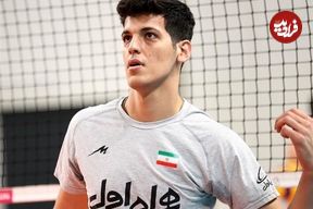 ببینید؛ لحظه تلخ بوسیدن دست صابر کاظمی توسط پدرش در ICU