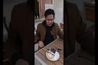 (ویدئو) شعبده بازی خارق العاده زک کینگ؛ فنجان قهوه تبدیل به کیک شد!