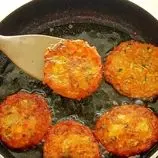 ببینید| طرز تهیه یک غذای ساده با سیب زمینی و قارچ