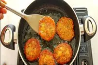 ببینید| طرز تهیه یک غذای ساده با سیب زمینی و قارچ