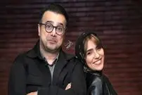 تصاویر؛ استایل راک و جذاب «مونا کرمی» در کنار همسرش؛ کت چرم مرواریددوزی در پشت صحنه تئاتر! 