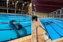 تصاویر؛ اشتباه مرگبار یک مادر؛ خودرو همراه با کودک ۵ ساله به داخل استخر سقوط کرد!