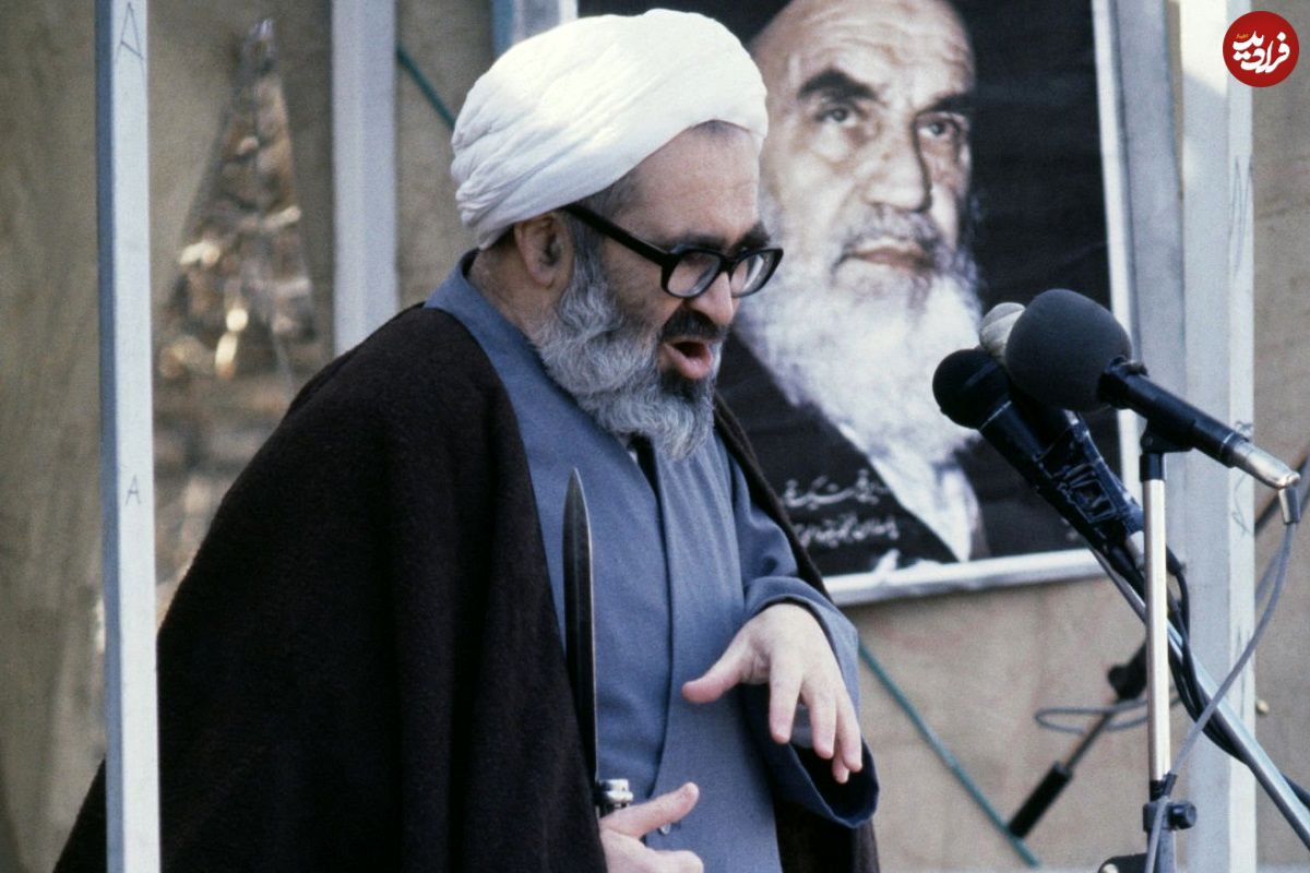 عکس؛ سفر در زمان؛ «حسینعلی منتظری در کنار رهبر انقلاب در مسجد جماران»؛ سال 60