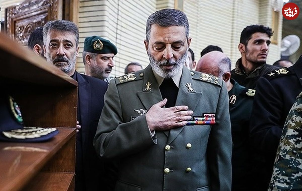 عکس؛ سفر به تاریخ؛ «سردار حاجی زاده» در مراسم ترحیم مادر «امیر موسوی»؛ سال 97