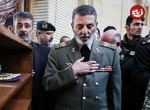 عکس؛ سفر به تاریخ؛ «سردار حاجی زاده» در مراسم ترحیم مادر «امیر موسوی»؛ سال 97