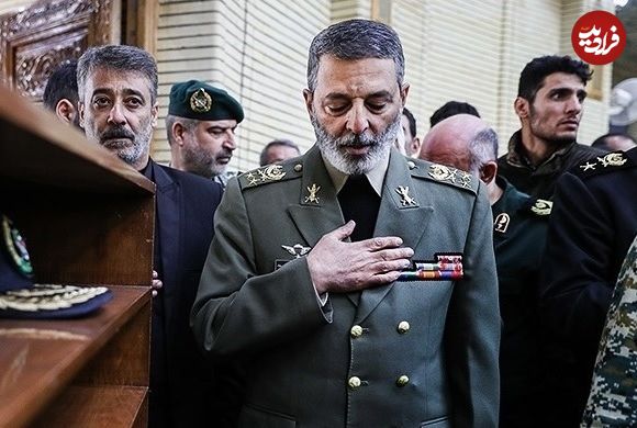 عکس؛ سفر به تاریخ؛ «سردار حاجی زاده» در مراسم ترحیم مادر «امیر موسوی»؛ سال 97
