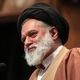 عکس؛ سفر به تاریخ؛ «سید مصطفی خامنه‌ای، پسر بزرگ رهبر انقلاب» در 5 سالگی در کنار پدر؛ سال 1348
