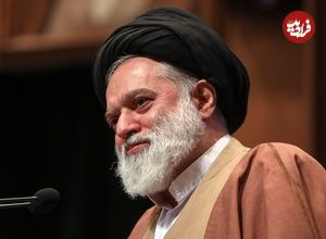 عکس؛ سفر به تاریخ؛ «سید مصطفی خامنه‌ای، پسر بزرگ رهبر انقلاب» در 5 سالگی در کنار پدر؛ سال 1348