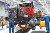 (ویدئو) کامیون های مشهور Kenworth آمریکایی چگونه در کارخانه تولید می شوند؟