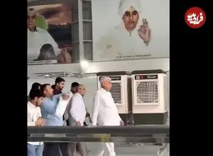 ببینید| بازدید یک سیاستمدار با کولر از معبد!