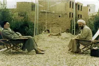 (عکس) عکس دیدنی از سیدحسن خمینی وقتی کودک بود؛ امام در کنار نوه هایش