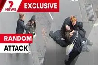 ببینید؛ وحشت در خیابان‌های ملبورن؛ زن مهاجم به‌صورت تصادفی مردم را با چاقو هدف قرار می‌دهد