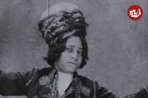 عکس| سفر زمان؛ عکس آتلیه‌ای پسربچۀ کُرد در حال رقص؛ یک قرن قبل