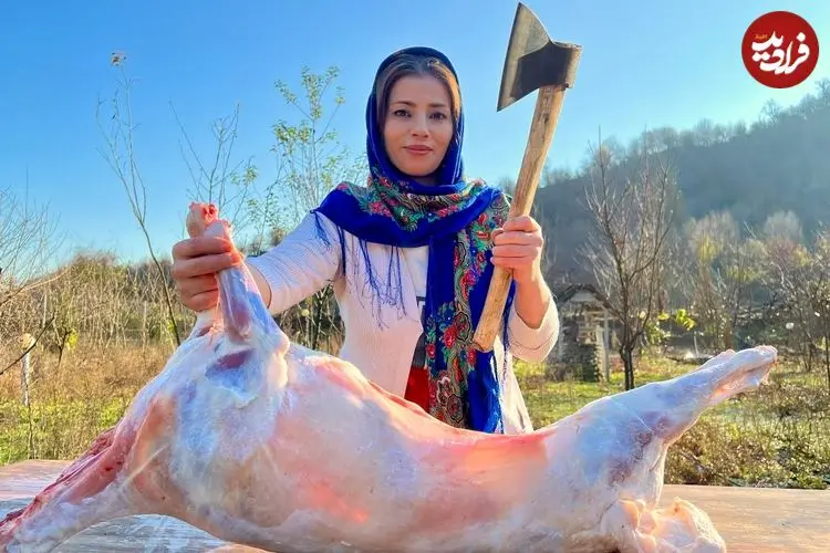 ببینید| غذای روستایی در ایران؛ کباب کردن بره کامل و پخت پلو زعفرانی در طبیعت