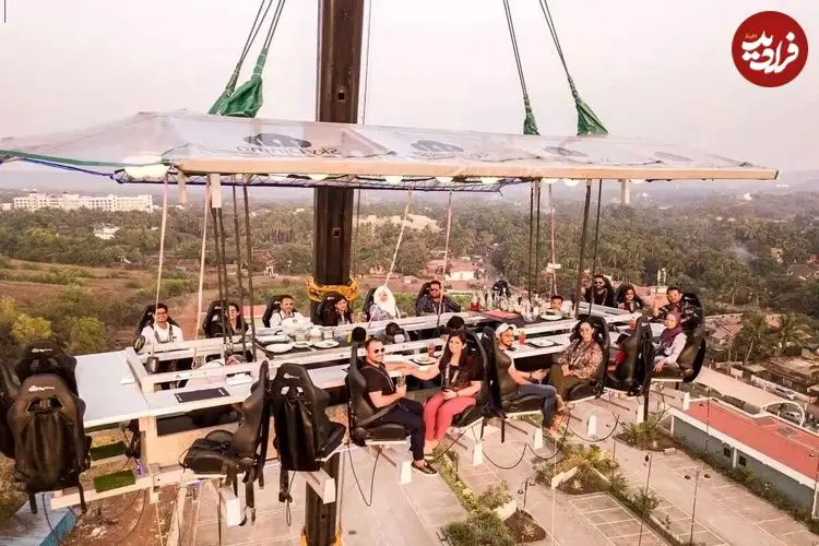 گرفتار شدن خانواده‌ای در ارتفاع ۳۸ متری رستوران معلق