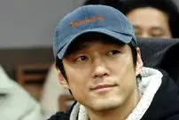 عکس| سفر زمان؛ «امپراتور سوکجونگ» در کنار «بانو جانگ» در پشت‌صحنه سریال «دونگ‌یی»