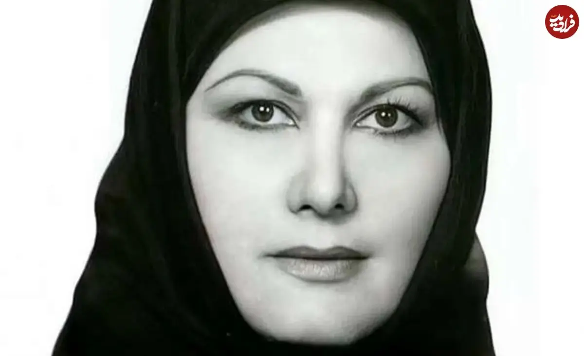 عکس| سفر در زمان؛ «ایرن» با لباس بابانوئل و روی جلد مجله اطلاعات هفتگی؛ سال 40