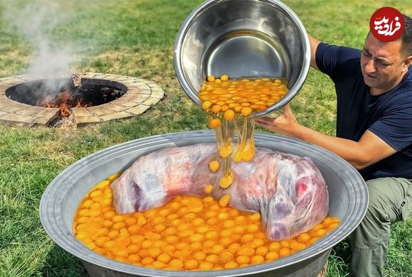 ببینید؛ غذای روستایی در آذربایجان؛ پخت یک غذای متفاوت با بره کامل، 100 تخم مرغ و سبزیجات