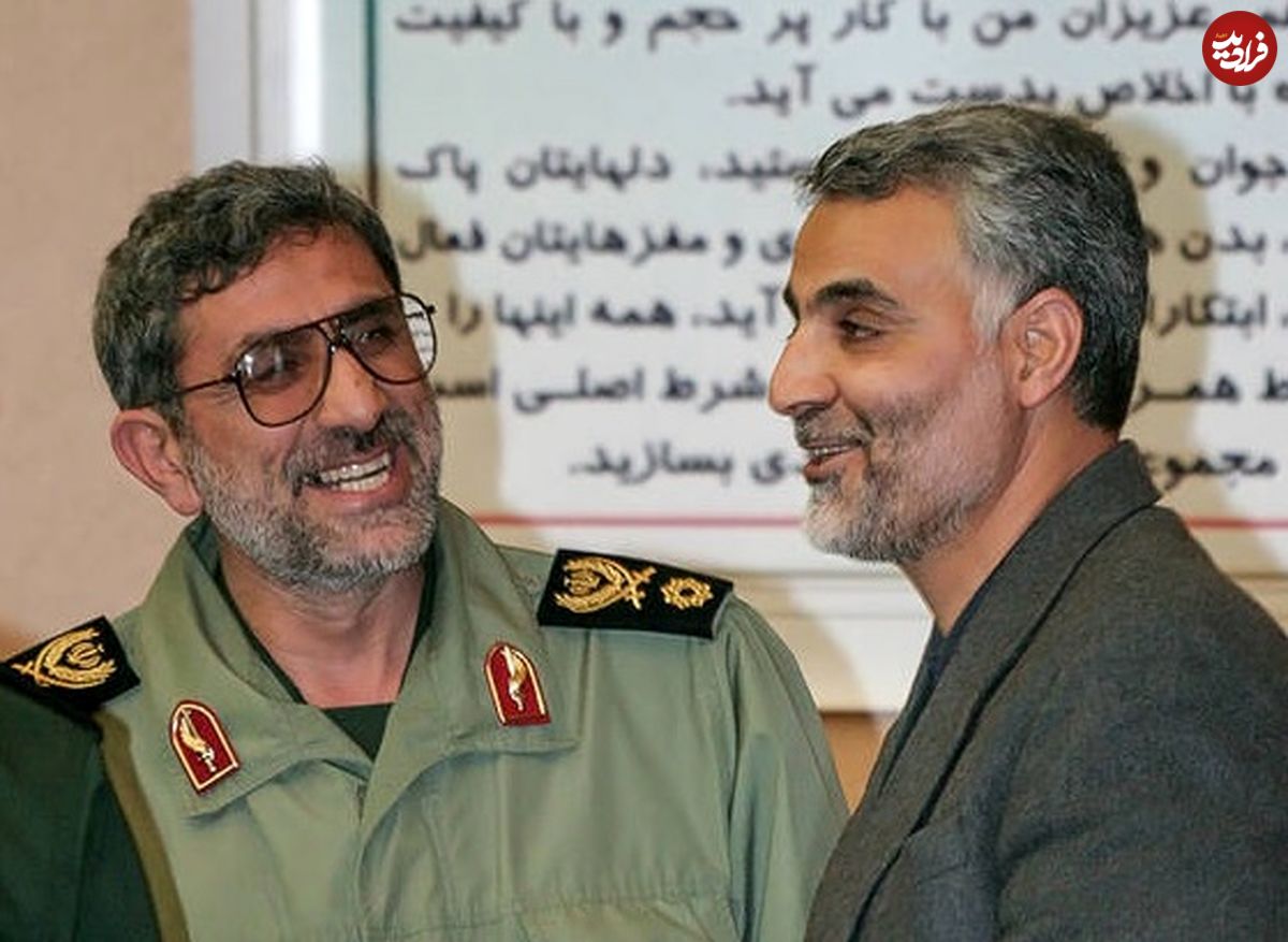 عکس؛ سفر به تاریخ؛ «پسر سردار سلیمانی» در آغوش «سردار قاآنی» بعد از شهادت پدر