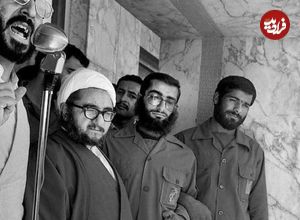 عکس؛ سفر در زمان؛ محمدصادق خلخالی در حاشیه یکی از دیدارها با امام؛ سال 59