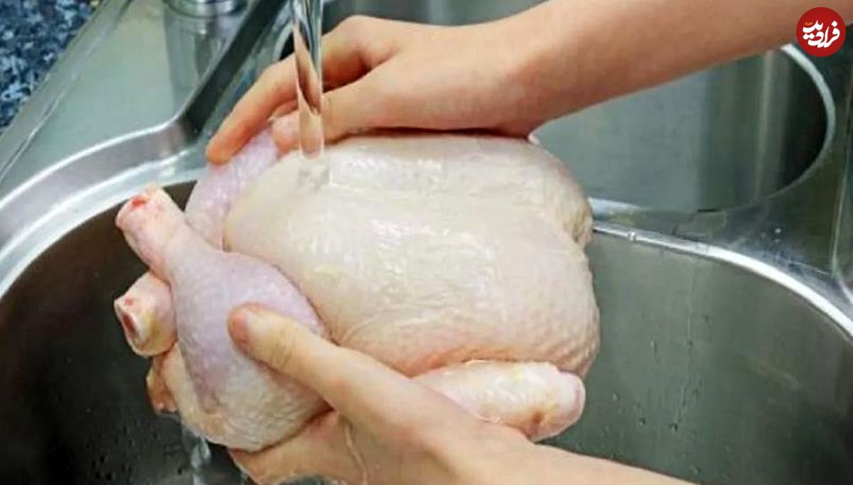 اشتباهات اکثر خانم‌ها و آقایان هنگام شستشو و طبخ مرغ