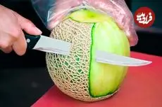 ببینید| برش زدن دیدنی آناناس، طالبی و هندوانه به روش میوه فروش کره ای