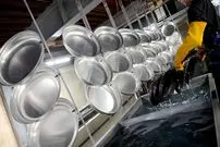 ببینید| مراحل صفر تا صد تولید انبوه ماهیتابه در کارخانه ای مدرن در کره جنوبی