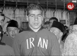 عکس| سفر در زمان؛ «غلامرضا تختی» در کنار آرامگاه حکیم ابوالقاسم فردوسی