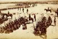 عکس| سفر زمان؛ «قزاق‌های دوران قاجار» در صف غذا