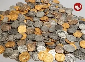 «گنج سکه‌های رومی» در هنگام جستجو برای یافتن «کلید تراکتور» از زیر خاک بیرون آمد