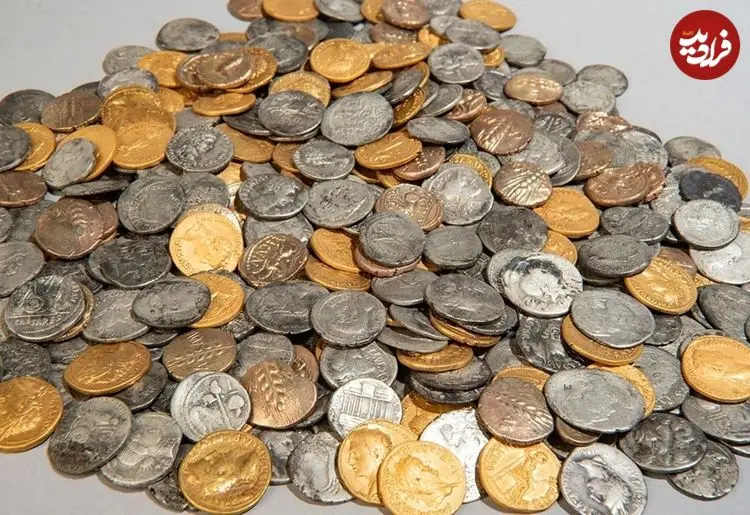 «گنج سکه‌های رومی» در هنگام جستجو برای یافتن «کلید تراکتور» از زیر خاک بیرون آمد