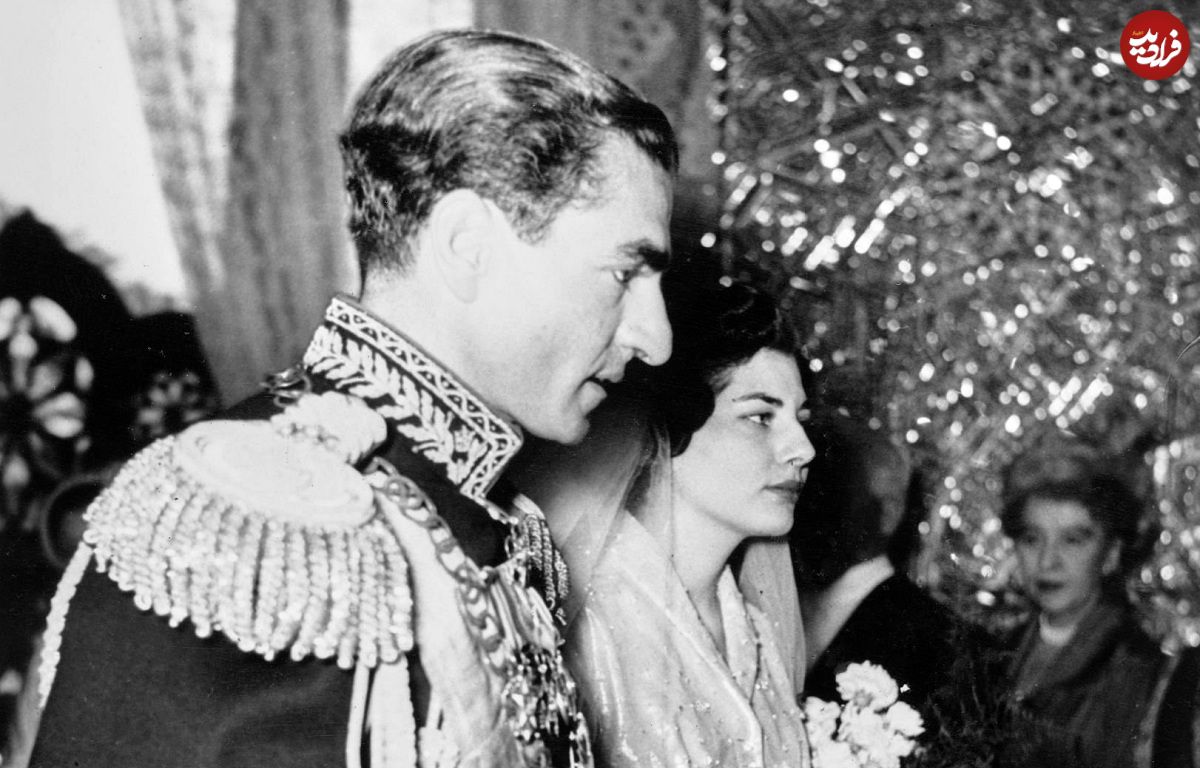 عکس| سفر به تاریخ؛ «ثریا، زن دوم محمدرضا پهلوی» در حاشیه یک مراسم در پاریس؛ دهه 70