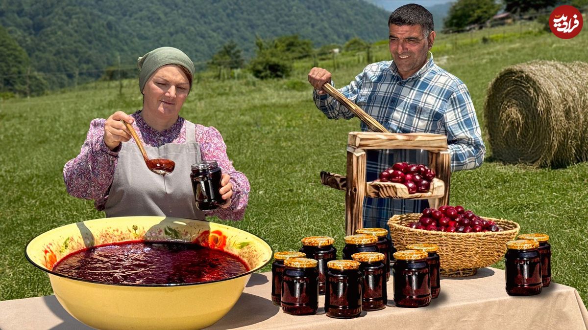 ببینید؛ غذای روستایی در آذربایجان؛ تهیه مربای آلبالو و زردآلو در طبیعت