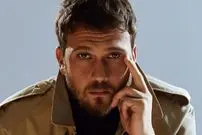 تصاویر| زندگی خصوصی، عکس های شخصی و بیوگرافی آراس بولوت اینملی 