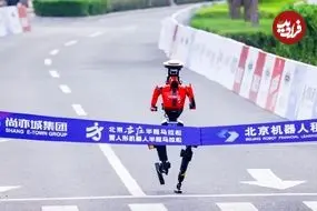 ربات انسان‌نمای چینی رکورد انسان را در مسابقۀ دو شکست