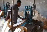 ببینید| فرآیند تماشایی تولید انبوه چوب بستنی در کارگاهی در پاکستان