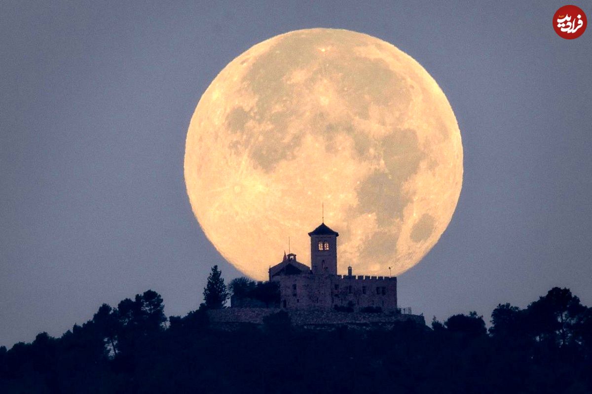 شامگاه ۱۴ آبان بزرگ‌ترین و درخشان‌ترین ابر ماه سال آسمان را نقره‌ای می‌کند