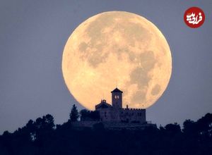 شامگاه ۱۴ آبان بزرگ‌ترین و درخشان‌ترین ابر ماه سال آسمان را نقره‌ای می‌کند