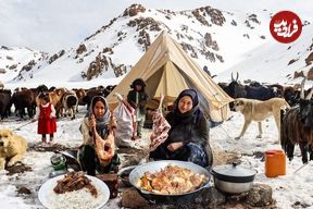 ببینید؛ غذای روستایی در افغانستان؛ پخت چلوگوشت توسط بانوی عشایر در هوای برفی