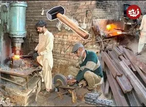 ببینید| مراحل ساخت چکش از طریق بازیافت ضایعات ریل های قدیمی در پاکستان