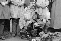سفر به تاریخ؛ عکسی که ناصرالدین شاه از زنان اندرونی و خواجه ها گرفت؛ سال 1262