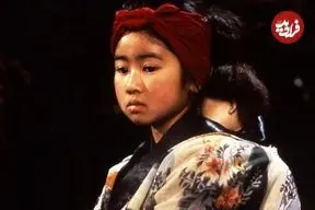 عکس| سفر در زمان؛ بازیگر نقش کودکی و جوانی «اوشین» در پشت صحنه سریال؛ سال 1362