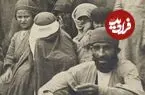 عکس| سفر زمان؛ زنان و مردان در کنار یک صابون‌فروش در بازار تهران؛ 130 سال قبل