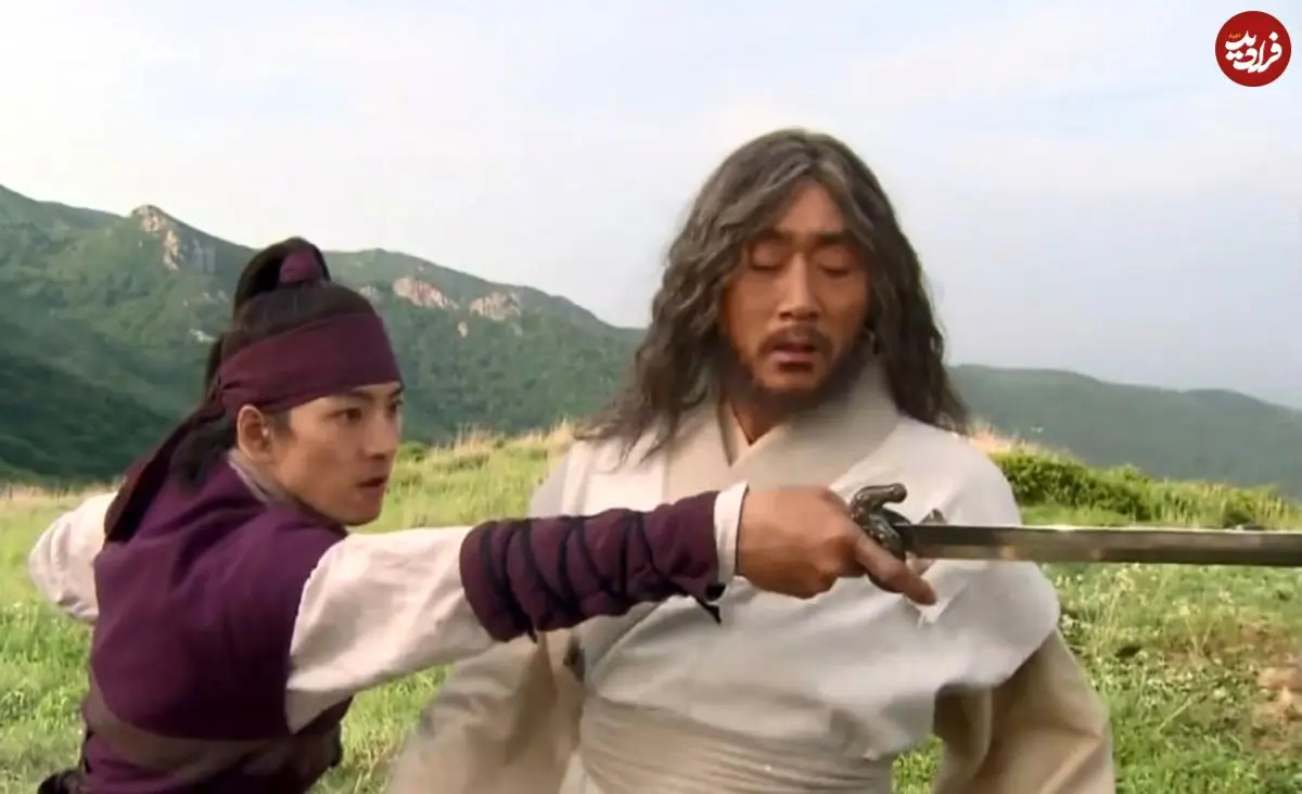 عکس| سفر زمان؛ احترام نظامی «هموسو» با لباس مردم چوسان؛ 13 سال بعد از سریال جومونگ