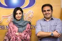 عکس| سفر زمان؛ «مسعود تابش» (بچه مهندس) در کنار همسر و پسرش پشت نیمکت مدرسه