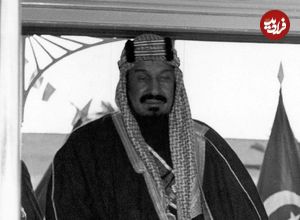 عکس| سفر در زمان؛ دیدار «افسران ارتش آمریکا با ملک عبدالعزیز، پادشاه اول عربستان»؛ سال 1323