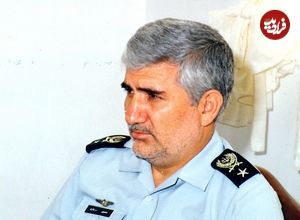 عکس؛ سفر به تاریخ؛ عکس خاص «شهید ستاری» در حال گفتگو با رهبر انقلاب؛ دهۀ 1370