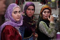 عکس| سفر در زمان؛ «رونی کلمن دایی و باوان» در اتاق گریم سریال نون خ؛ سال 1402