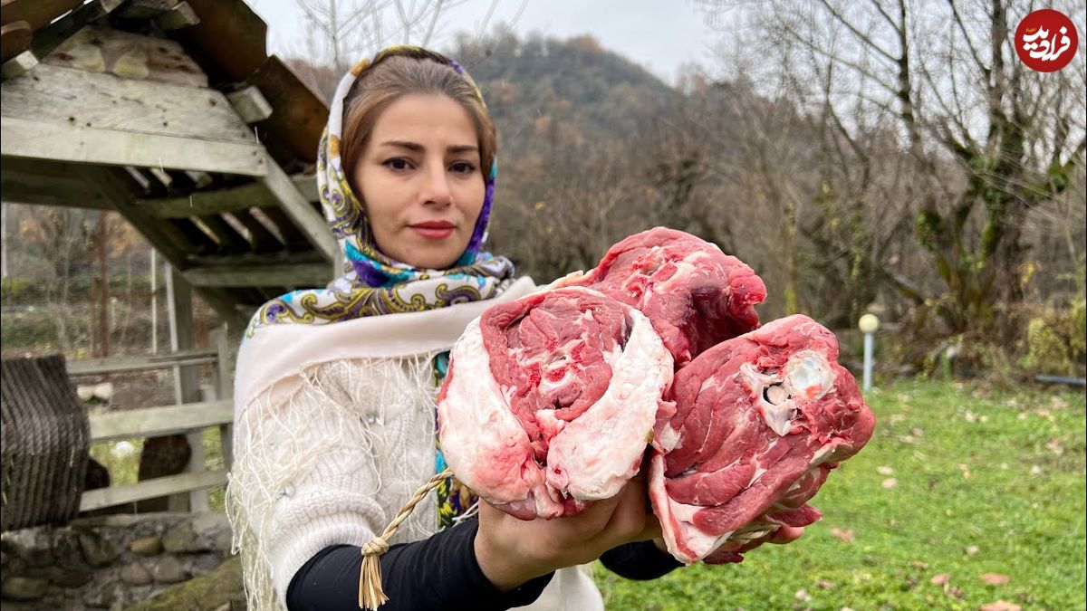 ببینید؛ غذای روستایی در ایران؛ پخت باقالی پلو با گردن گوسفند در روستایی سرسبز